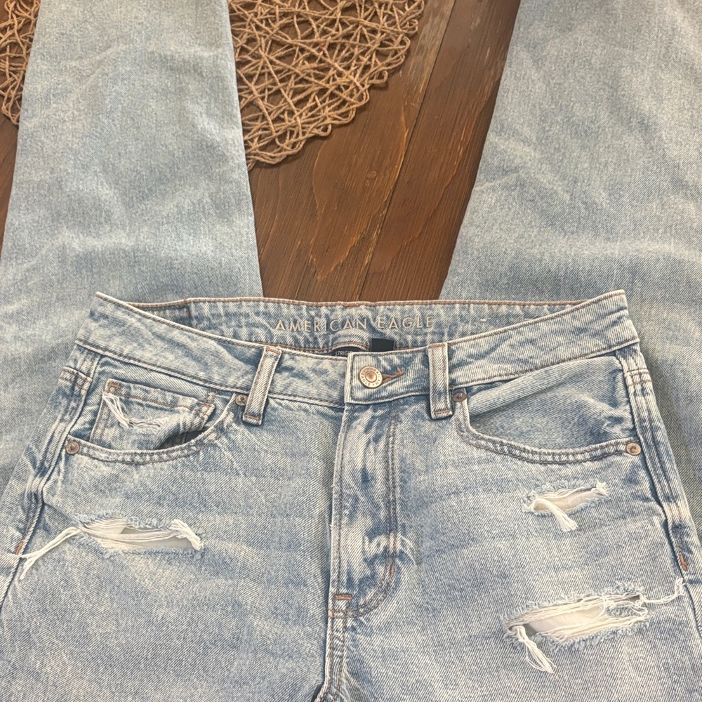 American Eagle Outfitters Light Wash Distressed Jeans